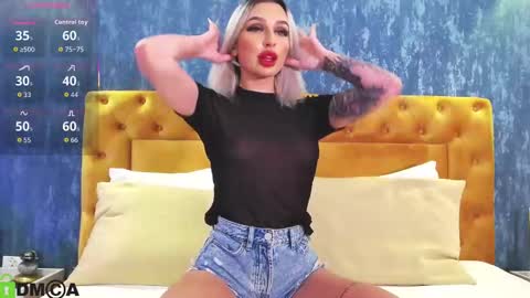 Arianna online show from October 15, 6:19 pm