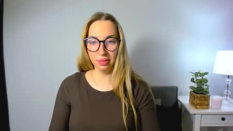 Snapshot of ariaswan chatting on November 29, 6:16 am Aria online show from November 29, 6:16 am