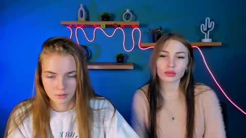 Snapshot of ariel_shadow chatting on November 25, 10:26 am ariel_shadow online show from November 25, 10:26 am