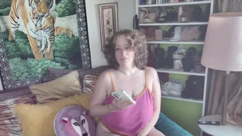 Snapshot of arielabai chatting on October 9, 6:06 pm Arielle Ari online show from October 9, 6:06 pm