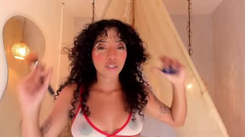 Snapshot of ariella_ruiz chatting on February 14, 6:51 pm A R I online show from February 14, 6:51 pm