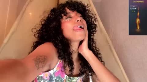 Snapshot of ariella_ruiz chatting on February 28, 6:52 pm A R I online show from February 28, 6:52 pm