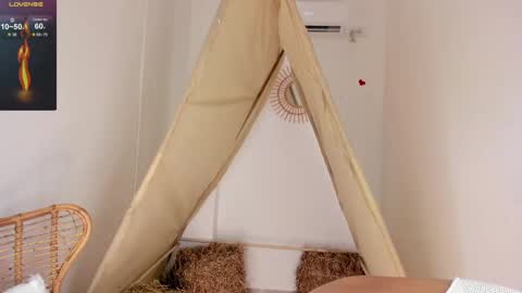 Snapshot of ariella_ruiz chatting on September 19, 12:06 pm A R I online show from September 19, 12:06 pm