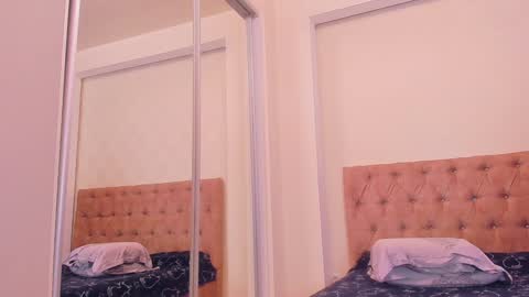 Snapshot of ariellablonde chatting on January 21, 1:18 am AriellaBlonde online show from January 21, 1:18 am