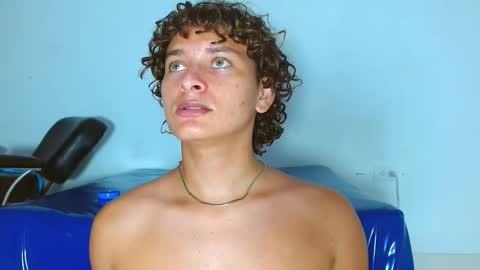 Ariel Aoir online show from March 26, 1:22 am