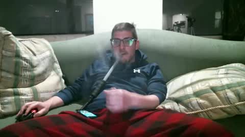 Snapshot of arielsinho chatting on December 16, 4:13 am Anon online show from December 16, 4:13 am