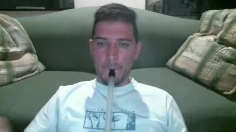 Snapshot of arielsinho chatting on October 27, 2:26 am Anon online show from October 27, 2:26 am