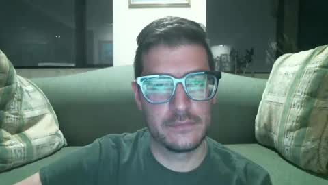 Snapshot of arielsinho chatting on November 14, 4:00 am Anon online show from November 14, 4:00 am