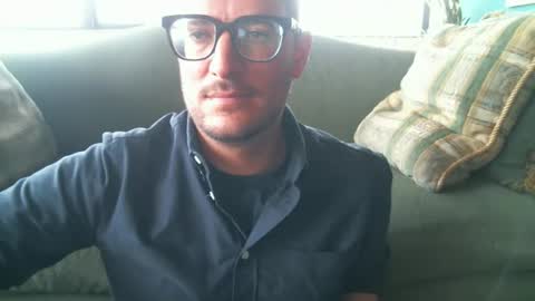 Snapshot of arielsinho chatting on December 2, 10:27 pm Anon online show from December 2, 10:27 pm