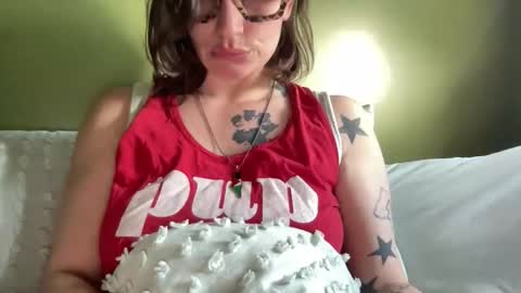 ariel  colin when hes here online show from February 19, 6:59 pm