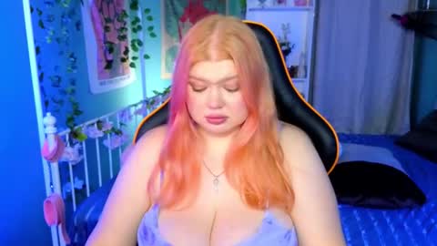 Snapshot of ariettaheart chatting on December 4, 11:19 am Adele online show from December 4, 11:19 am