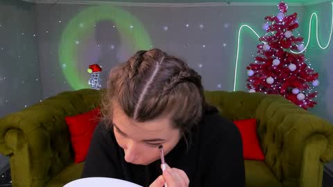 Ari online show from December 14, 8:18 pm