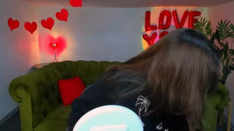 Ari online show from March 11, 8:31 pm