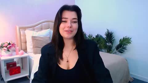 Ari online show from December 2, 1:17 pm