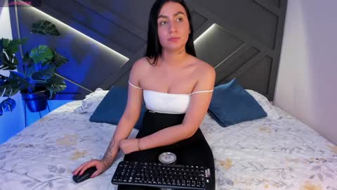 Snapshot of ariiaa_1 chatting on January 10, 11:18 pm ARIANNA online show from January 10, 11:18 pm