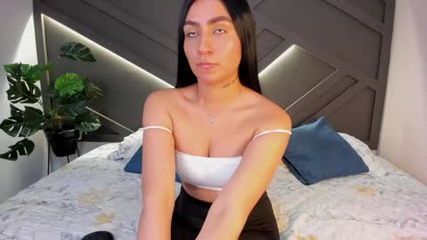 Snapshot of ariiaa_1 chatting on January 14, 8:48 pm ARIANNA online show from January 14, 8:48 pm