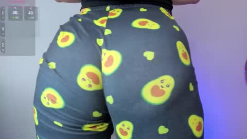 Snapshot of ariiah_walker_ chatting on November 15, 5:27 am Ariah online show from November 15, 5:27 am