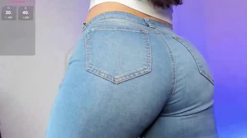 Snapshot of ariiah_walker_ chatting on November 19, 12:54 am Ariah online show from November 19, 12:54 am