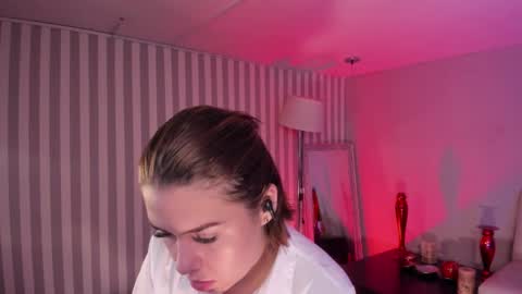  Arianna  online show from January 13, 1:39 pm