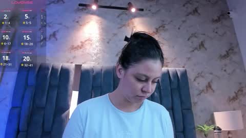 Ari Vega online show from November 2, 5:10 am