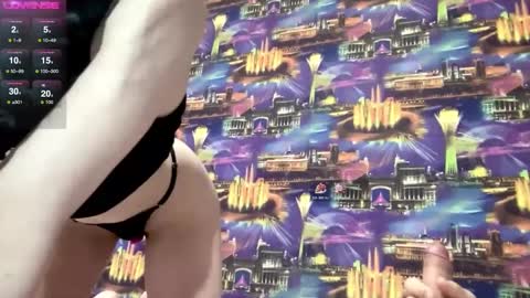 Snapshot of arina_rose chatting on December 27, 11:28 am Arinka online show from December 27, 11:28 am