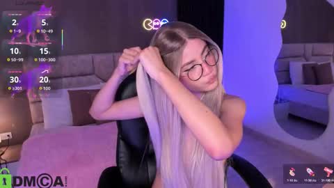 Ari  online show from November 3, 12:24 am