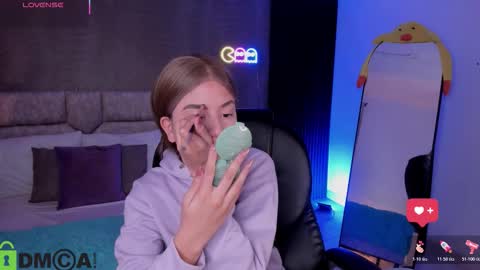 Ari  online show from January 16, 2:15 am