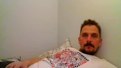 ariparikrigsmann online show from December 6, 8:07 pm