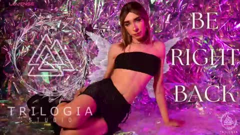 Snapshot of arivega chatting on December 27, 5:42 am Nice to meet you thumb up me please its important I LOOK MY BIO DOWN online show from December 27, 5:42 am