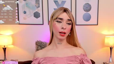 Snapshot of arivega chatting on January 12, 11:50 am Nice to meet you thumb up me please its important I LOOK MY BIO DOWN online show from January 12, 11:50 am