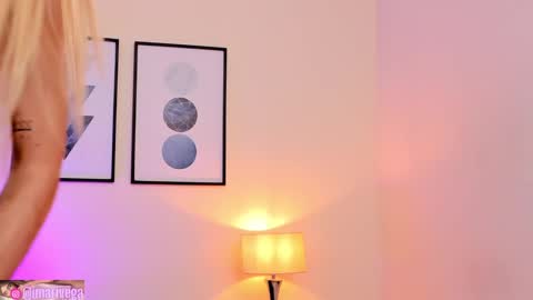 Snapshot of arivega chatting on January 15, 8:41 am Nice to meet you thumb up me please its important I LOOK MY BIO DOWN online show from January 15, 8:41 am