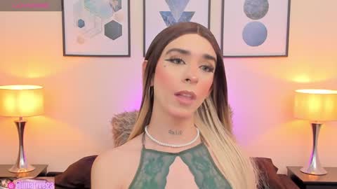 Snapshot of arivega chatting on February 7, 1:36 am Nice to meet you thumb up me please its important I LOOK MY BIO DOWN online show from February 7, 1:36 am