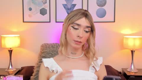 Snapshot of arivega chatting on February 17, 10:03 pm Nice to meet you thumb up me please its important I LOOK MY BIO DOWN online show from February 17, 10:03 pm