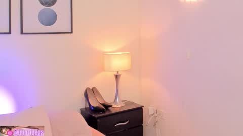 Snapshot of arivega chatting on October 26, 6:36 pm Nice to meet you thumb up me please its important I LOOK MY BIO DOWN online show from October 26, 6:36 pm