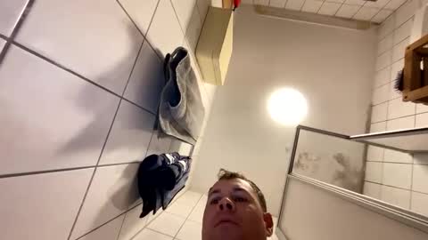 armyskater32 online show from September 12, 7:30 am