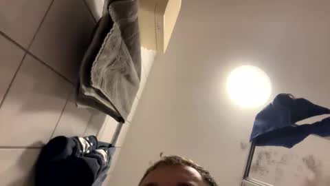 armyskater32 online show from September 29, 8:35 pm