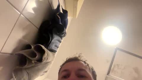 armyskater32 online show from November 9, 9:02 pm