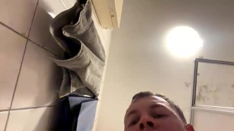 armyskater32 online show from November 23, 9:25 pm