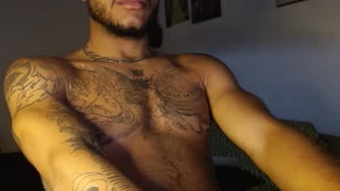 Snapshot of aron_7 chatting on February 23, 6:17 am aron_7 online show from February 23, 6:17 am