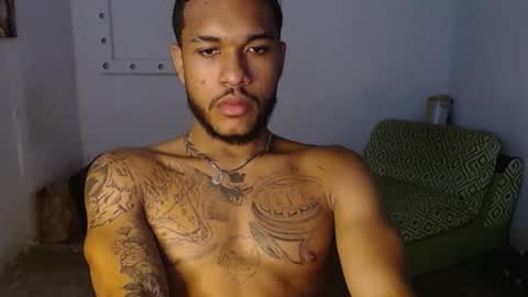 Snapshot of aron_7 chatting on March 10, 4:49 am aron_7 online show from March 10, 4:49 am