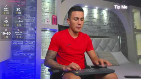 Snapshot of aron_bolt chatting on January 10, 3:37 pm ARON BOLT online show from January 10, 3:37 pm