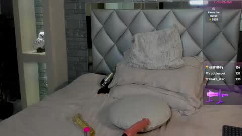 Snapshot of aron_bolt chatting on March 6, 5:03 am ARON BOLT online show from March 6, 5:03 am