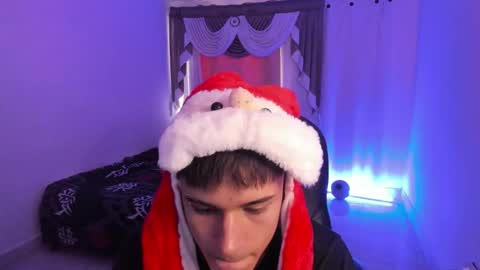 Aaron online show from December 16, 8:14 pm