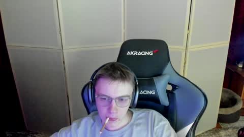 Snapshot of aron_neall chatting on December 5, 4:55 pm biggest penis online show from December 5, 4:55 pm