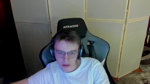 Snapshot of aron_neall chatting on December 15, 8:25 pm biggest penis online show from December 15, 8:25 pm