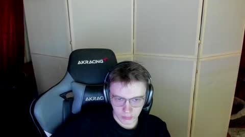 Snapshot of aron_neall chatting on December 25, 10:17 am biggest penis online show from December 25, 10:17 am