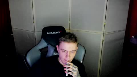Snapshot of aron_neall chatting on January 27, 7:14 am biggest penis online show from January 27, 7:14 am