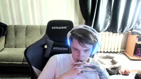 Snapshot of aron_neall chatting on November 28, 7:55 am biggest penis online show from November 28, 7:55 am