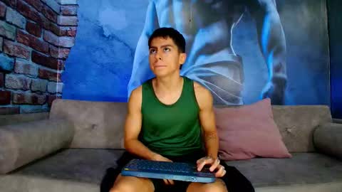 aron_pulse online show from March 27, 1:33 pm