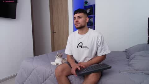 Aron Santoro online show from March 9, 3:05 pm